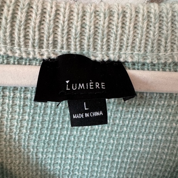 NWOT - Mint Green V-Neck Boutique Sweater - Picture 5 of 6